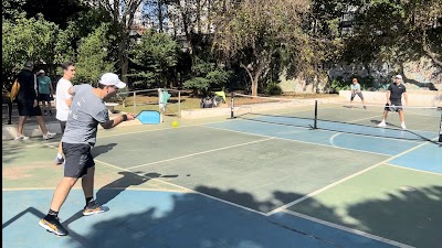 Pickleball na Praça Rosa Alves