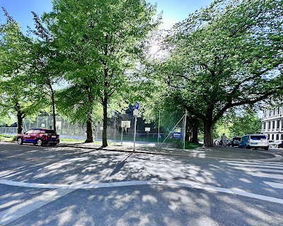 Kubaparken basketball court