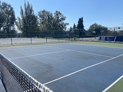 Queen Elizabeth Park Public Tennis & Pickleball Courts